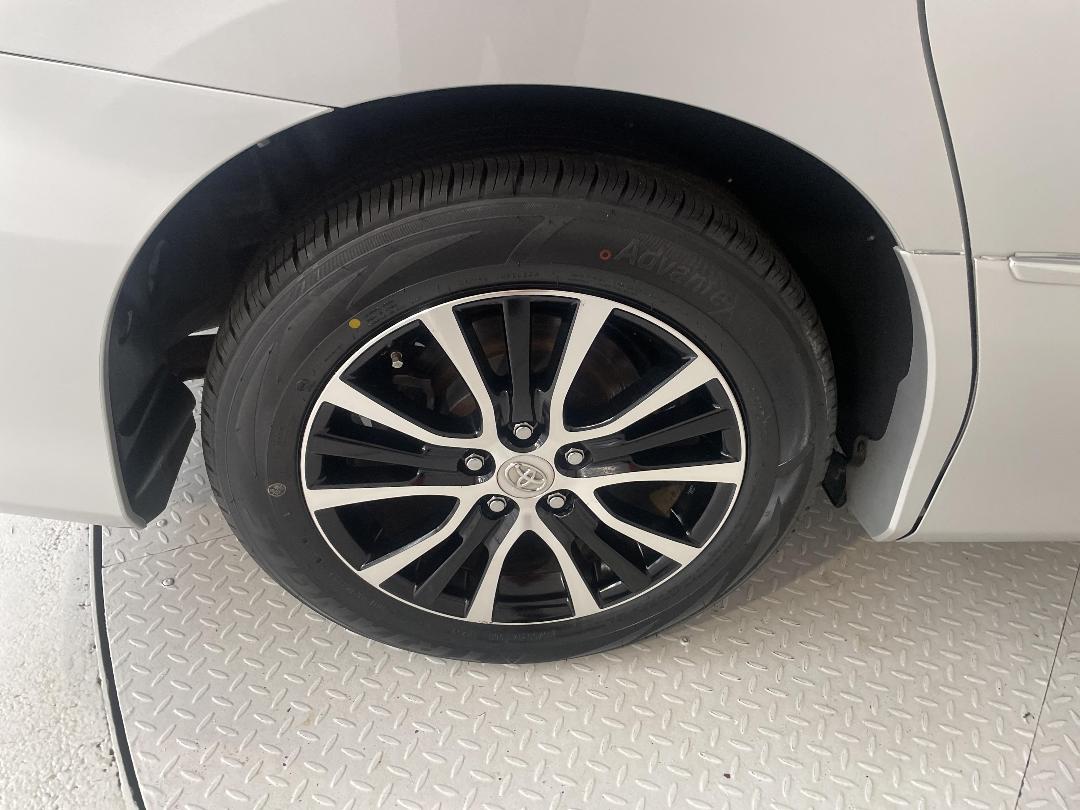 Photo '12' of Toyota Estima