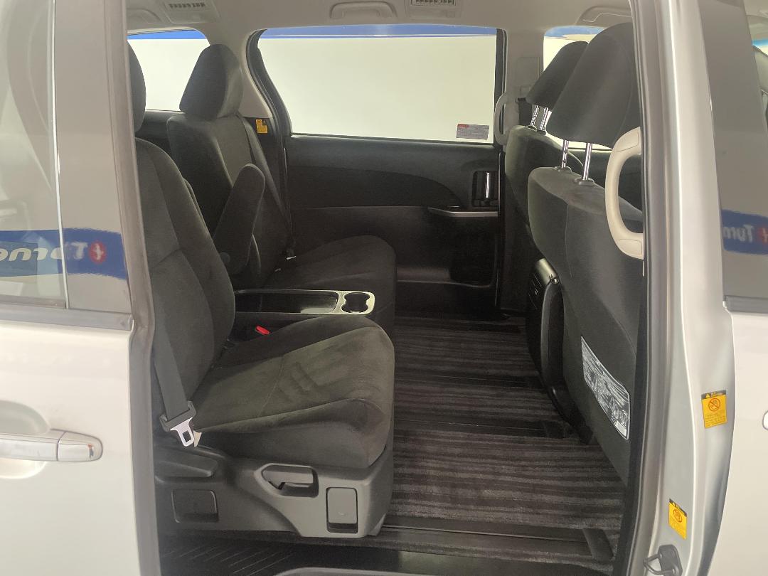 Photo '20' of Toyota Estima