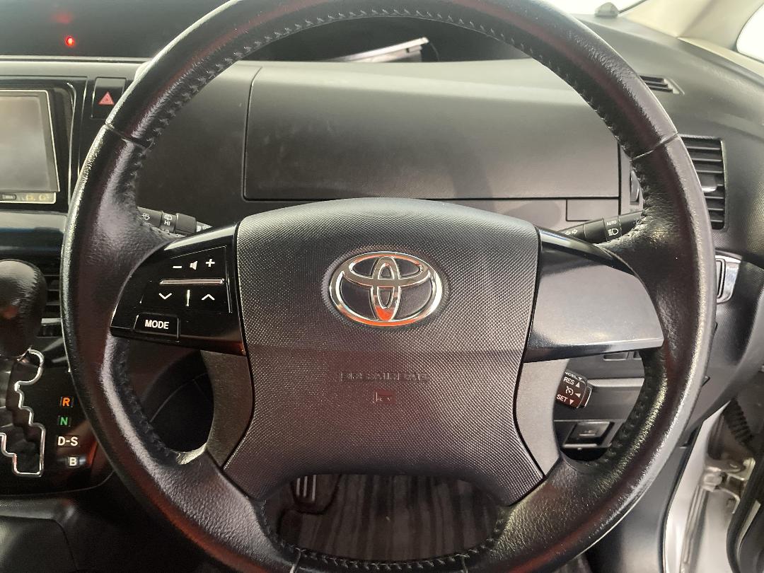 Photo '26' of Toyota Estima