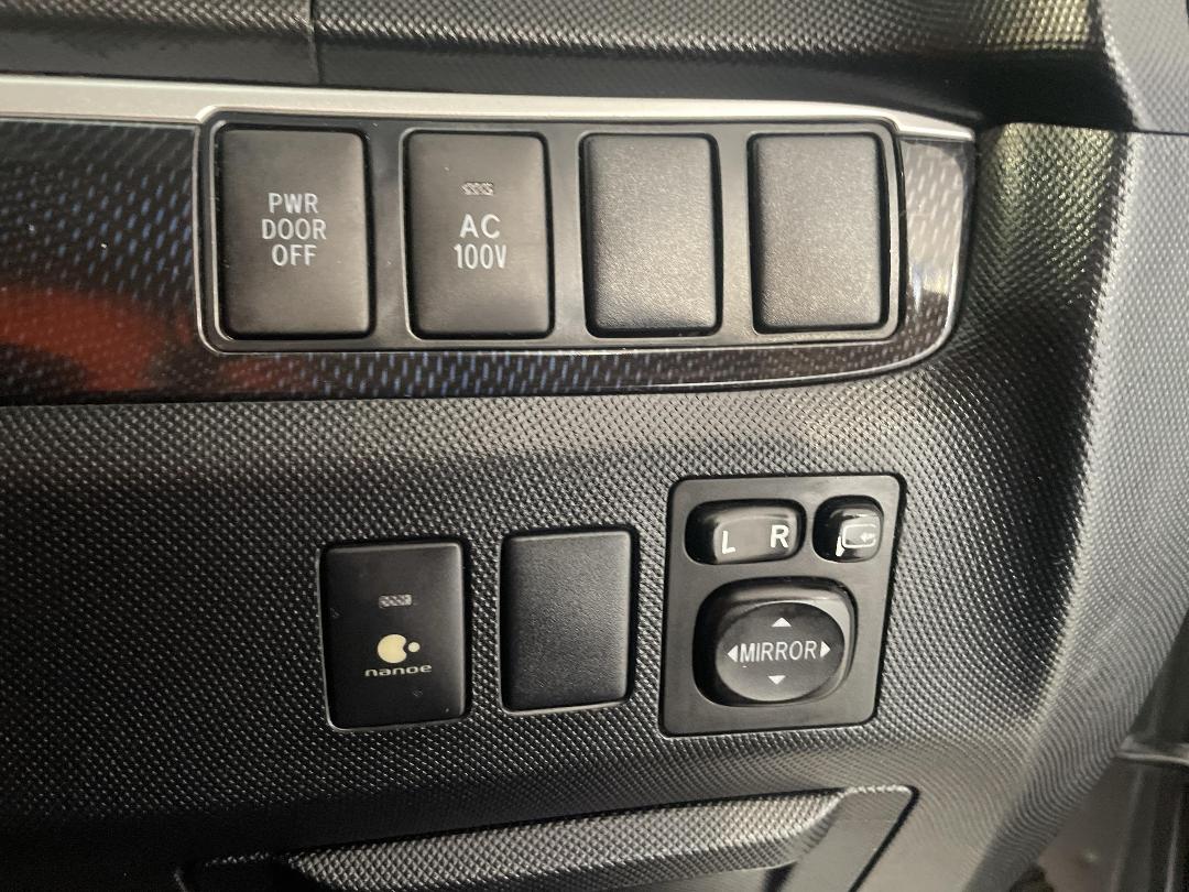 Photo '24' of Toyota Estima