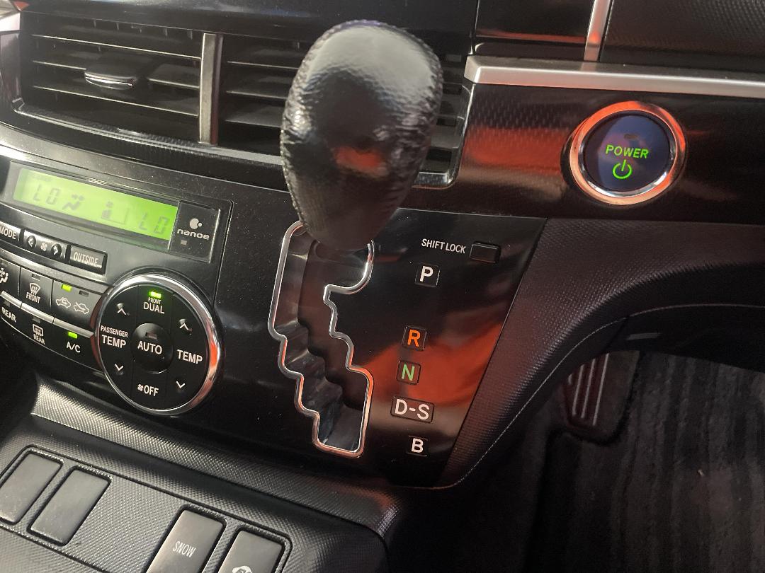 Photo '29' of Toyota Estima