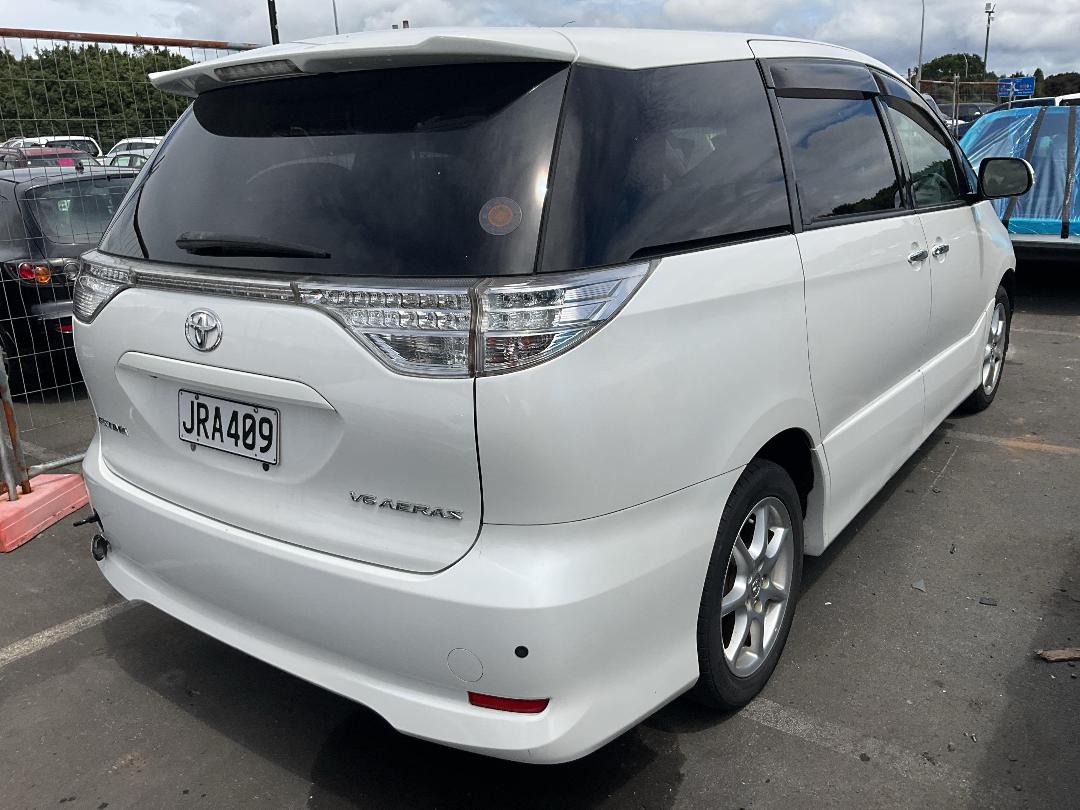 Photo '4' of Toyota Estima