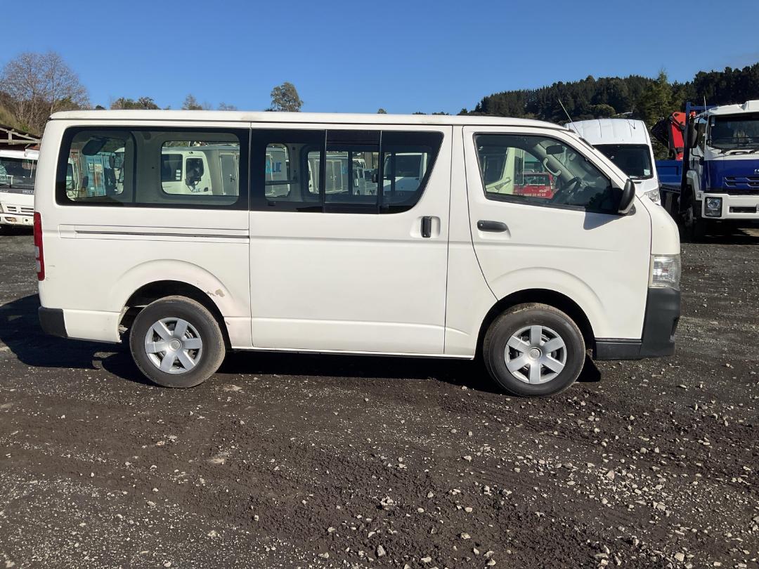 Photo '3' of Toyota Hiace Van Photo '3' of Toyota Hiace Van