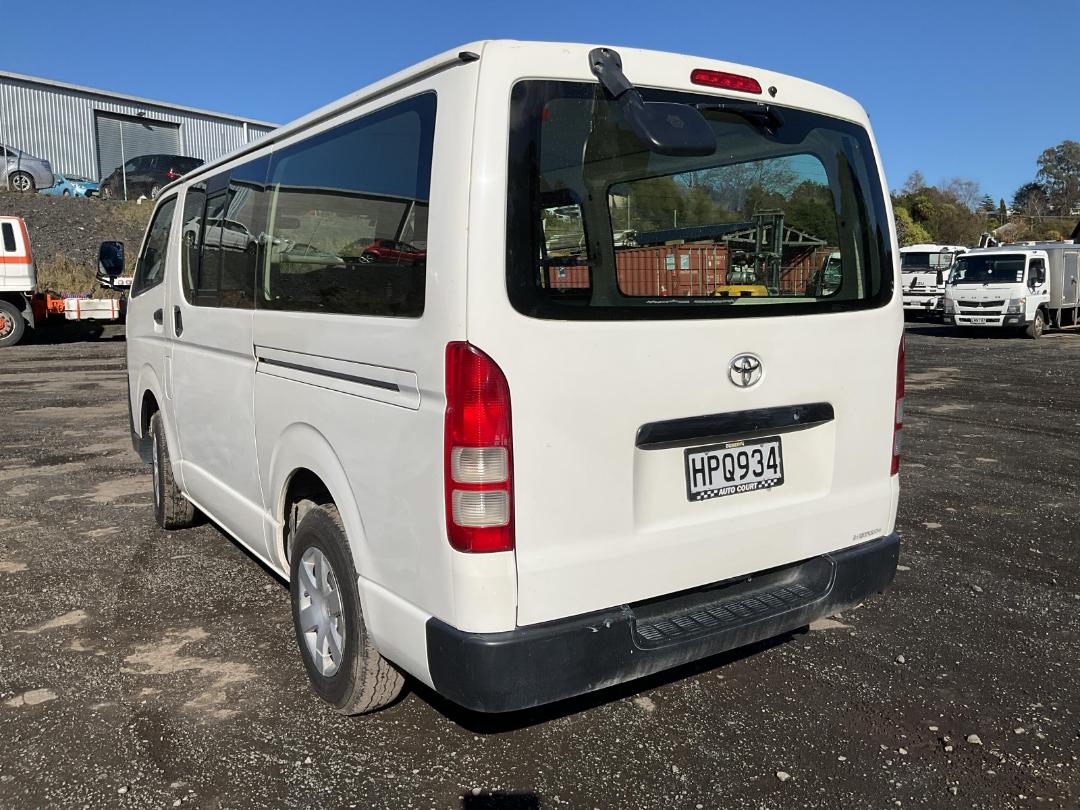 Photo '9' of Toyota Hiace Van Photo '9' of Toyota Hiace Van