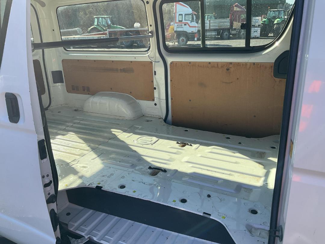 Photo '13' of Toyota Hiace Van Photo '13' of Toyota Hiace Van