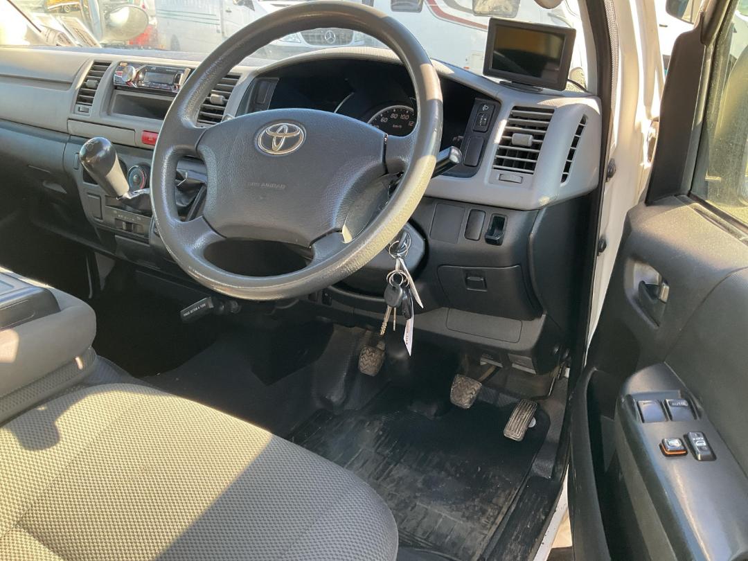 Photo '15' of Toyota Hiace Van Photo '15' of Toyota Hiace Van