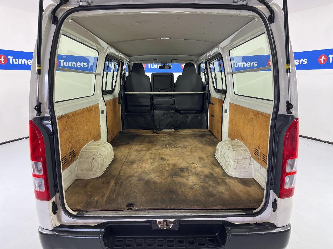 Photo '14' of Toyota Hiace Photo '14' of Toyota Hiace