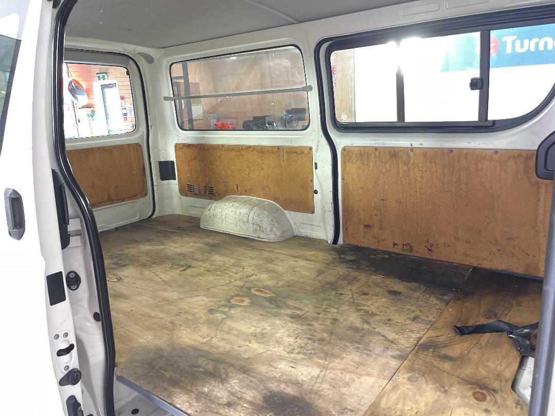 Photo '19' of Toyota Hiace Photo '19' of Toyota Hiace