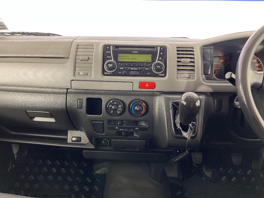 Photo '18' of Toyota Hiace Photo '18' of Toyota Hiace