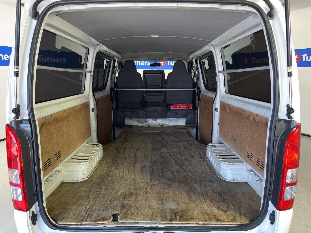 Photo '14' of Toyota Hiace Photo '14' of Toyota Hiace