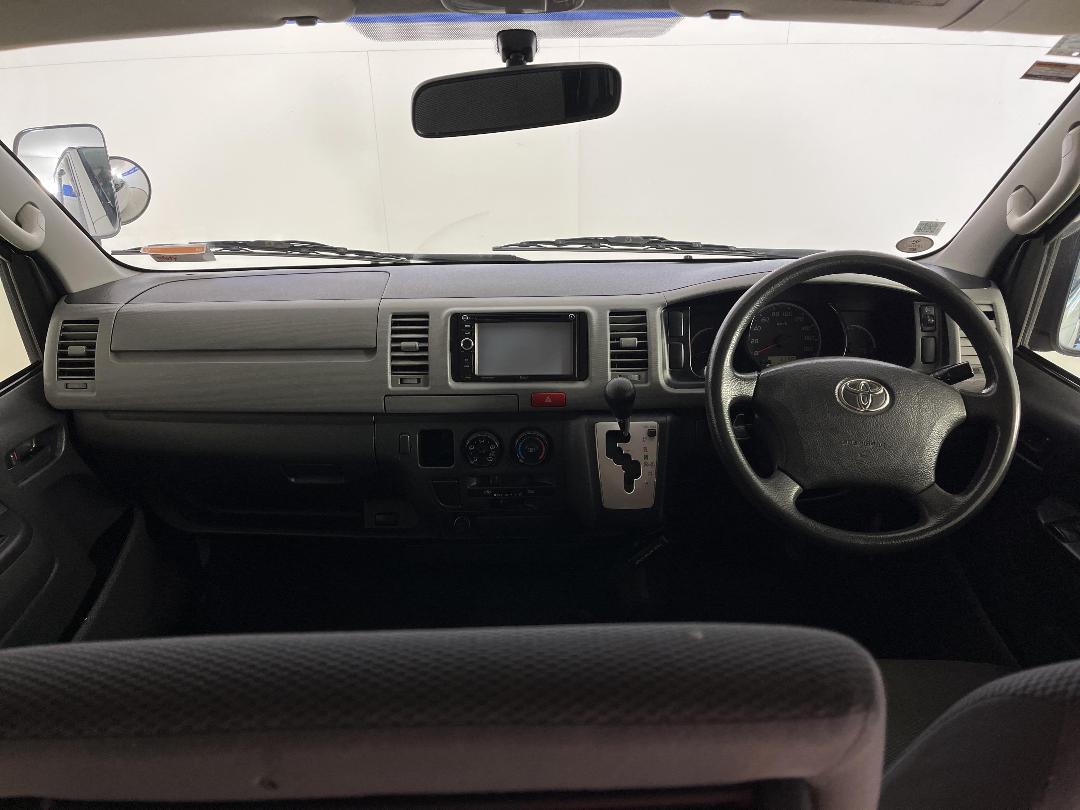 Photo '17' of Toyota Hiace Photo '17' of Toyota Hiace