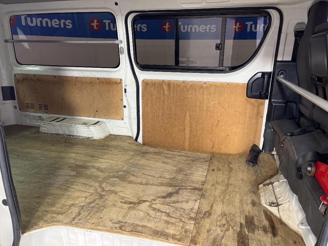 Photo '20' of Toyota Hiace Photo '20' of Toyota Hiace