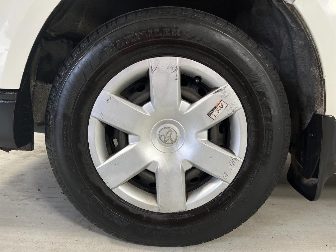 Photo '10' of Toyota Hiace