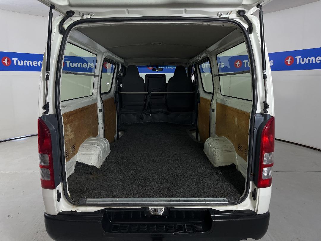 Photo '14' of Toyota Hiace