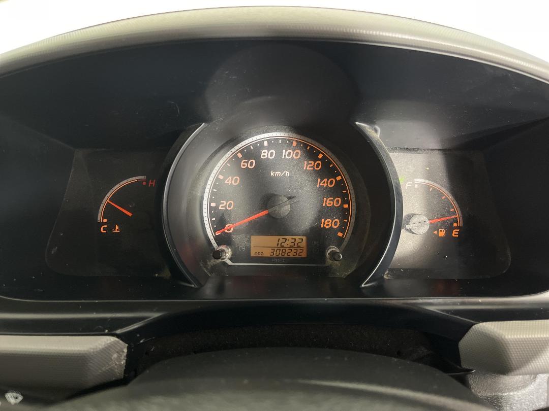 Photo '21' of Toyota Hiace