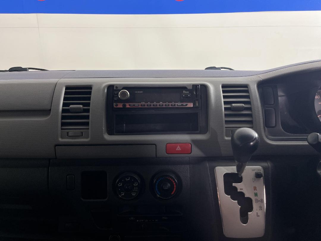 Photo '18' of Toyota Hiace