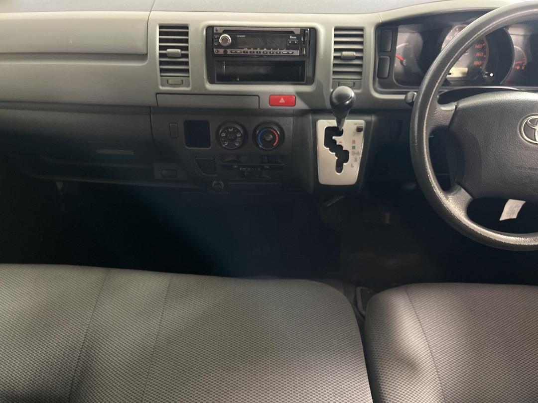 Photo '23' of Toyota Hiace