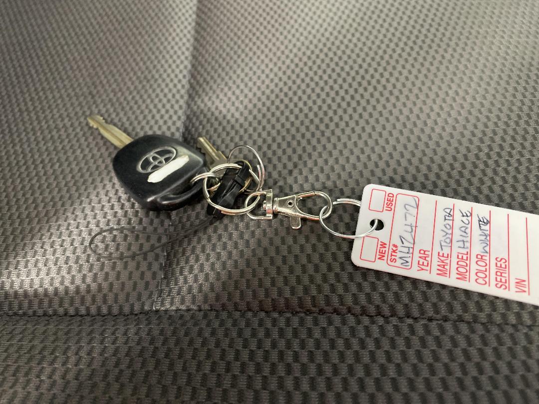 Photo '21' of Toyota Hiace Photo '21' of Toyota Hiace