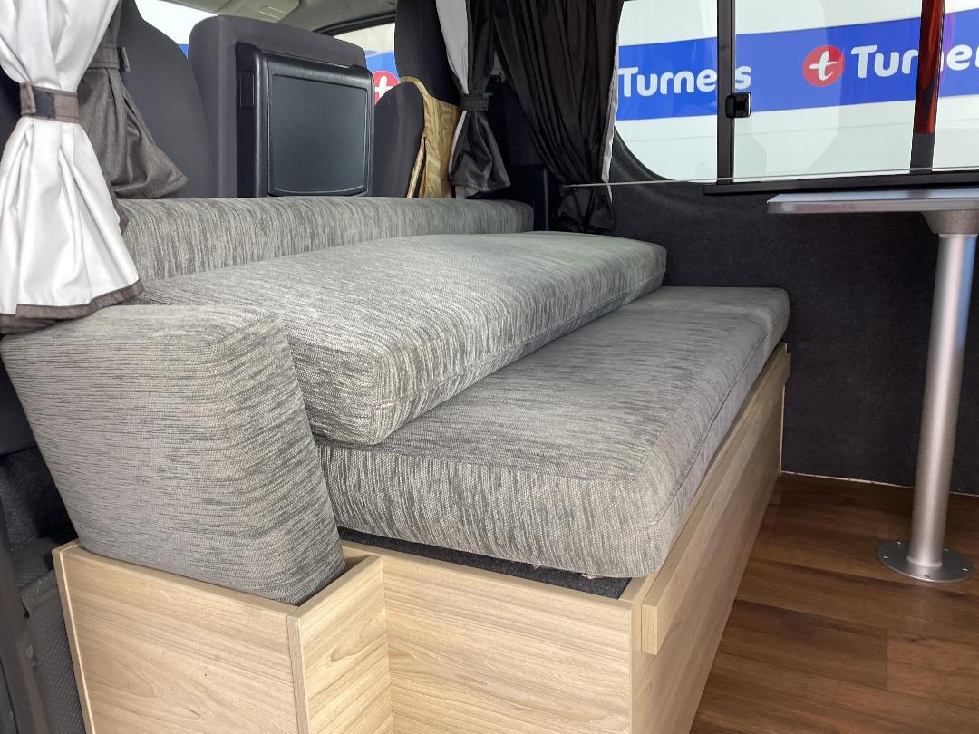 Photo '19' of Toyota Hiace Photo '19' of Toyota Hiace