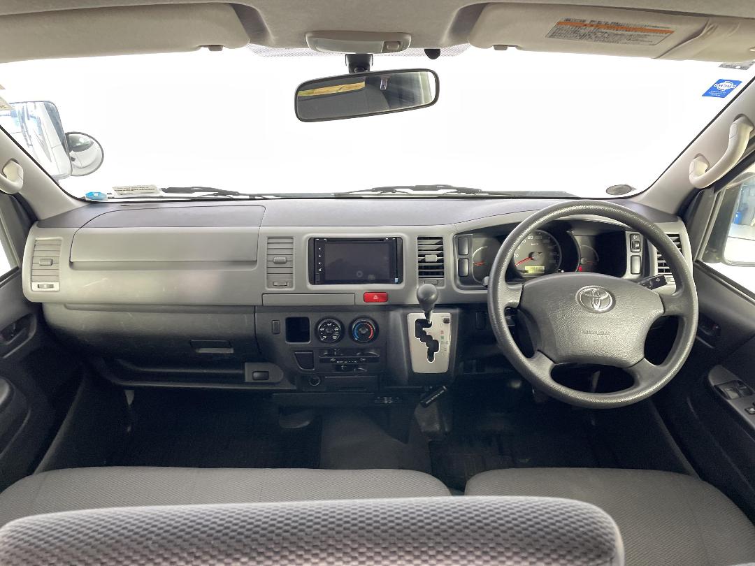 Photo '17' of Toyota Hiace Photo '17' of Toyota Hiace