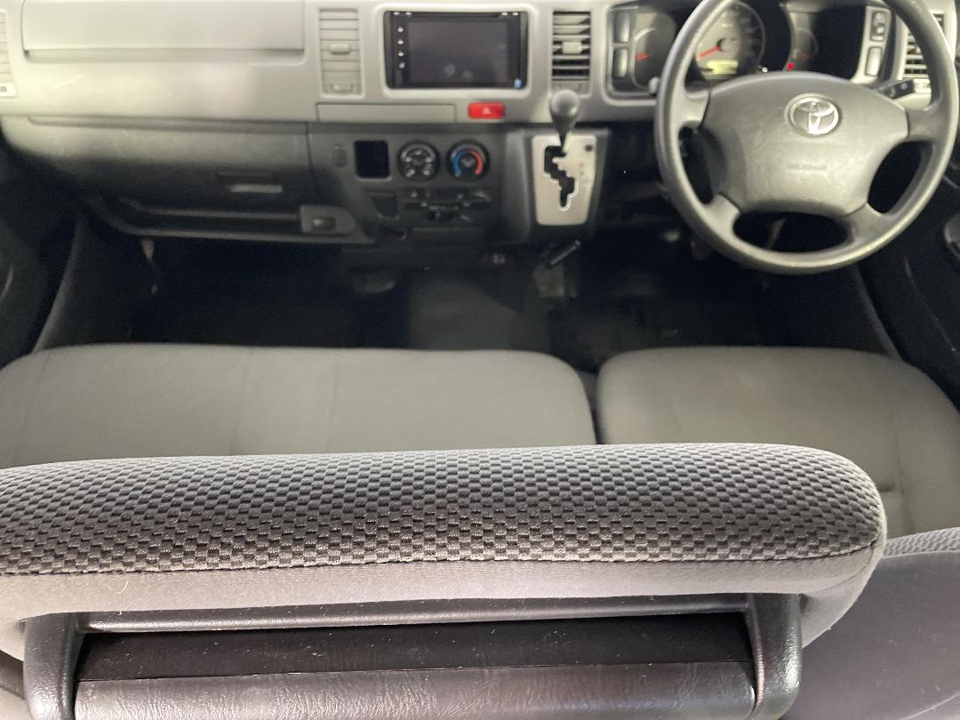 Photo '18' of Toyota Hiace Photo '18' of Toyota Hiace