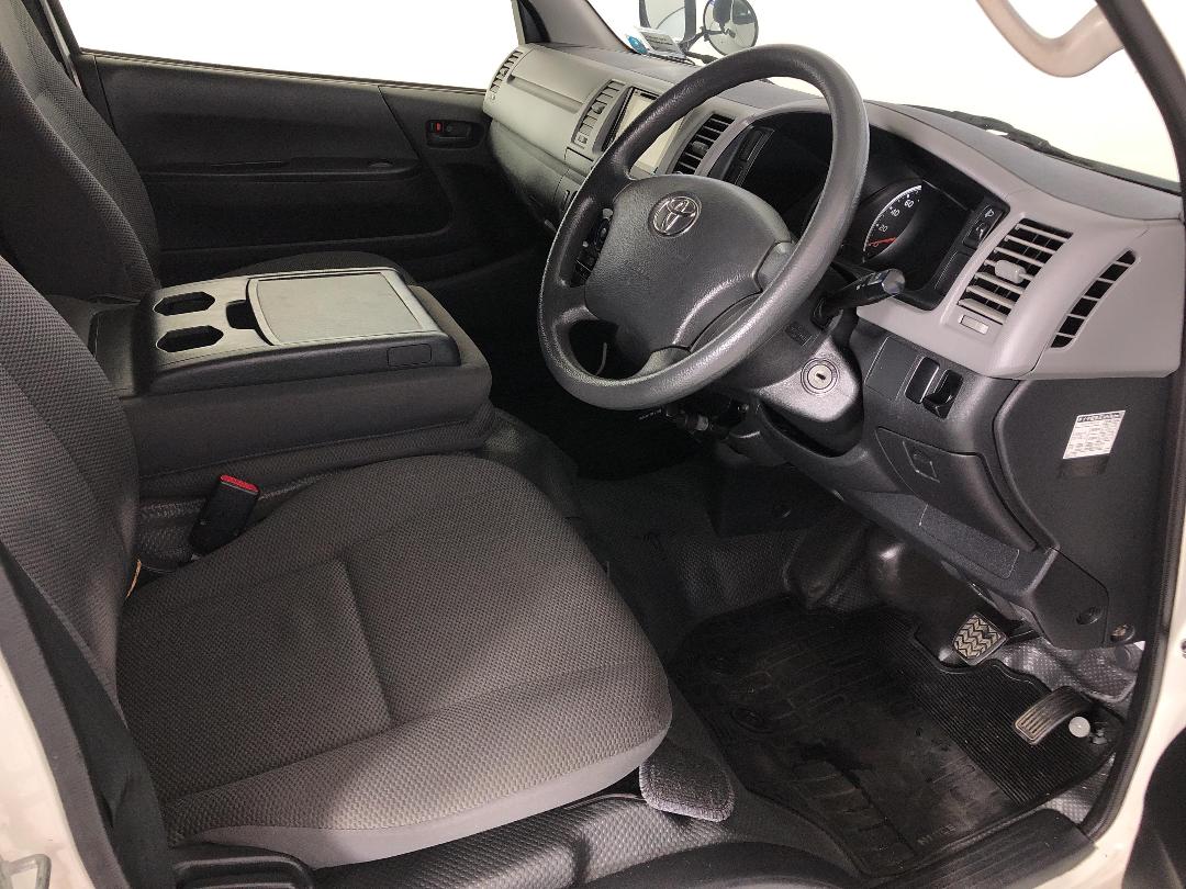 Photo '16' of Toyota Hiace