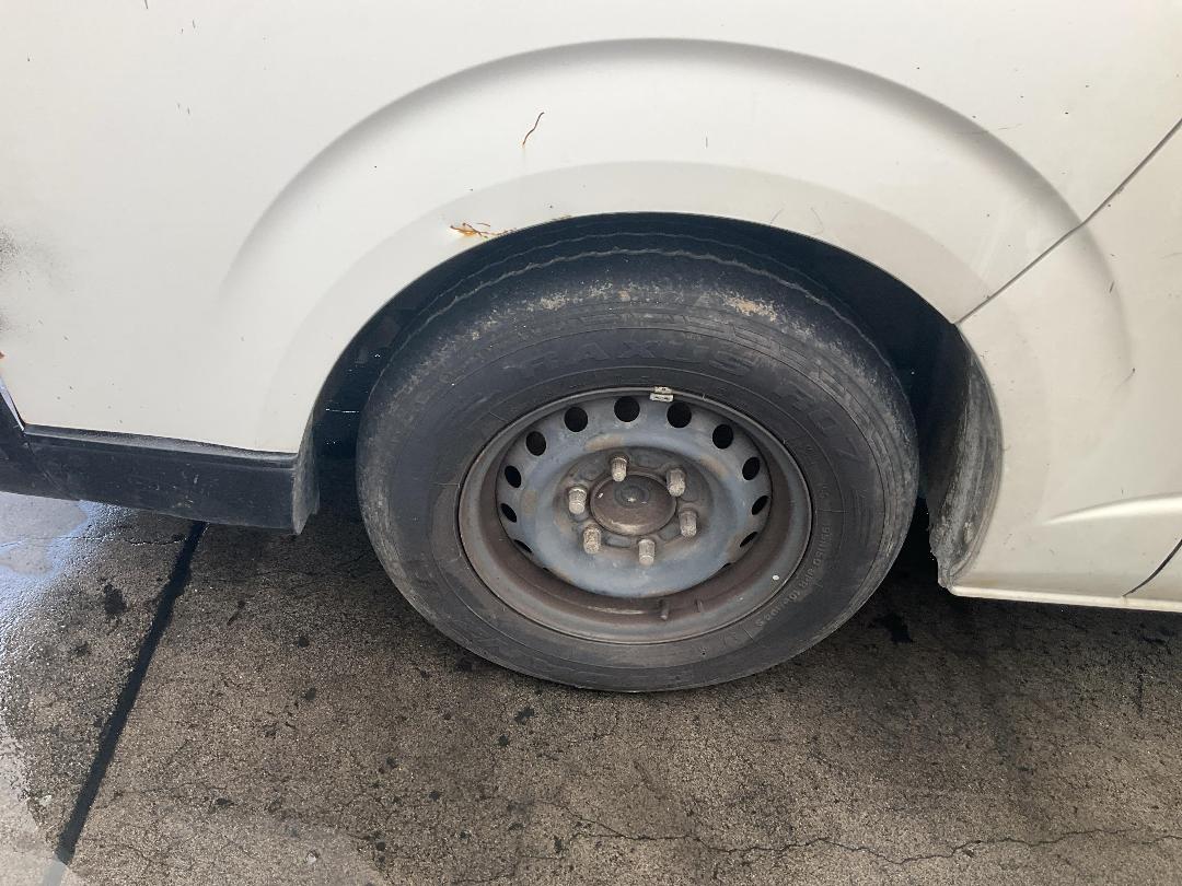 Photo '16' of Toyota Hiace Photo '16' of Toyota Hiace