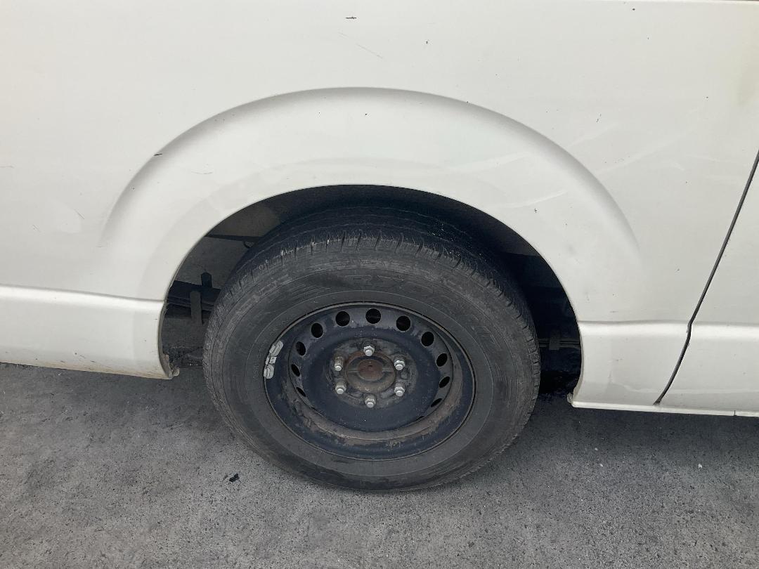 Photo '18' of Toyota Hiace Photo '18' of Toyota Hiace