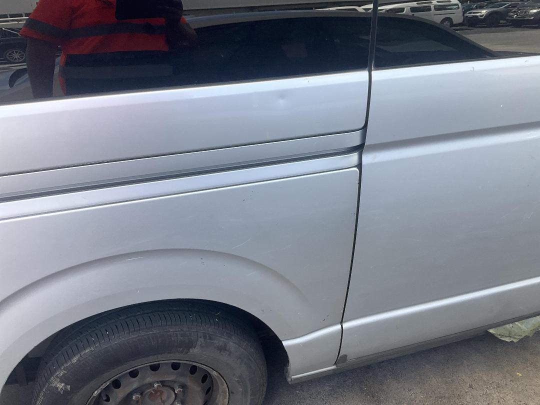 Photo '15' of Toyota Hiace Photo '15' of Toyota Hiace