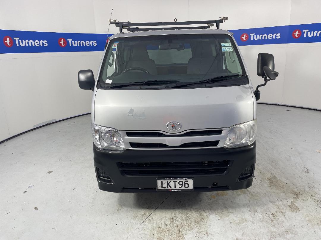 Photo '2' of Toyota Hiace