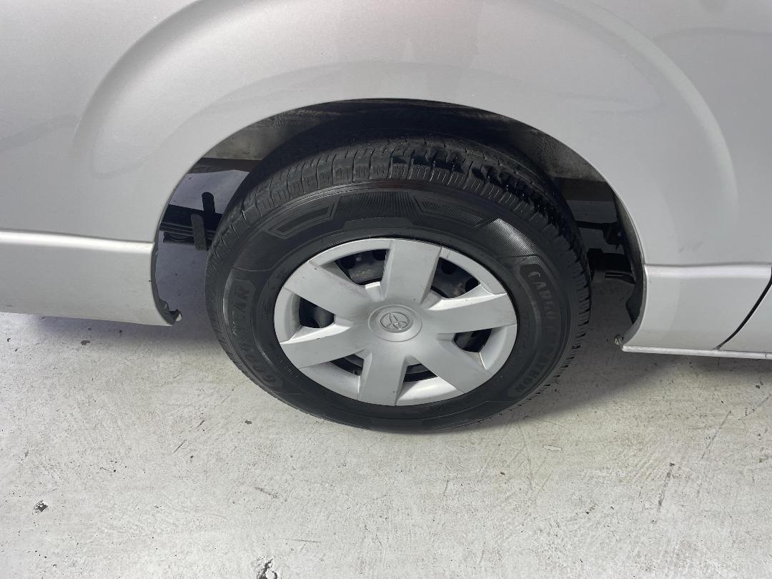 Photo '12' of Toyota Hiace