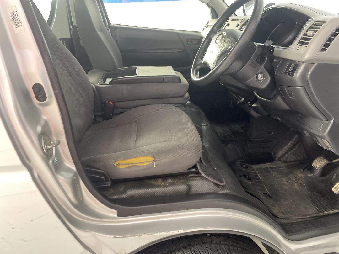 Photo '16' of Toyota Hiace