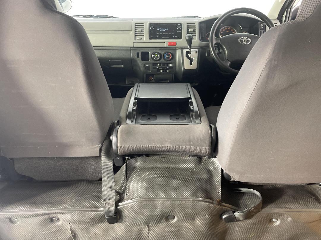 Photo '18' of Toyota Hiace