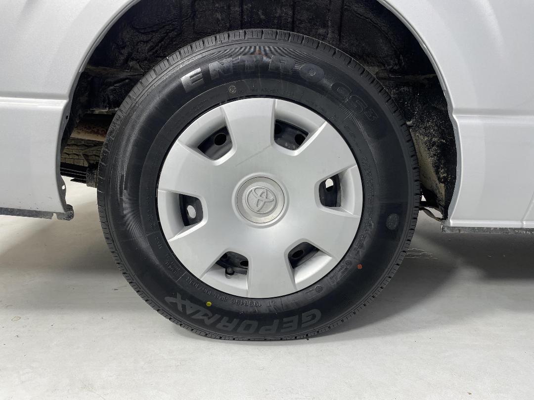 Photo '12' of Toyota Hiace