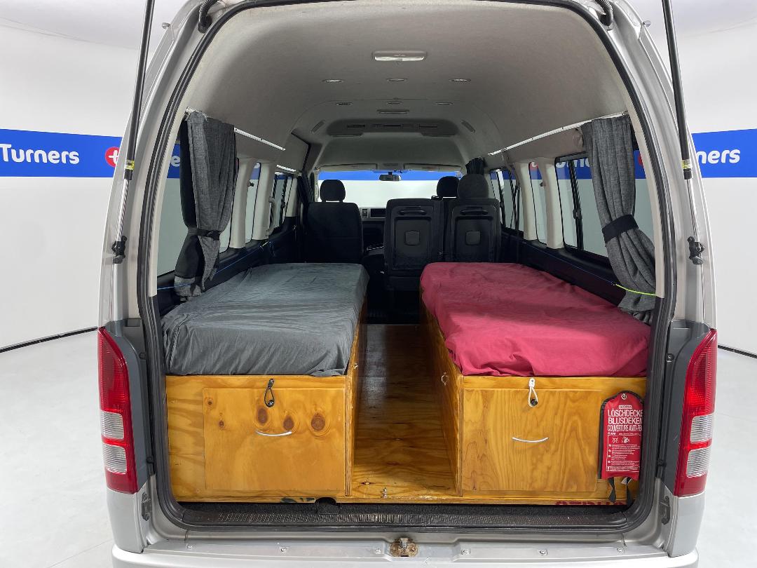 Photo '14' of Toyota Hiace