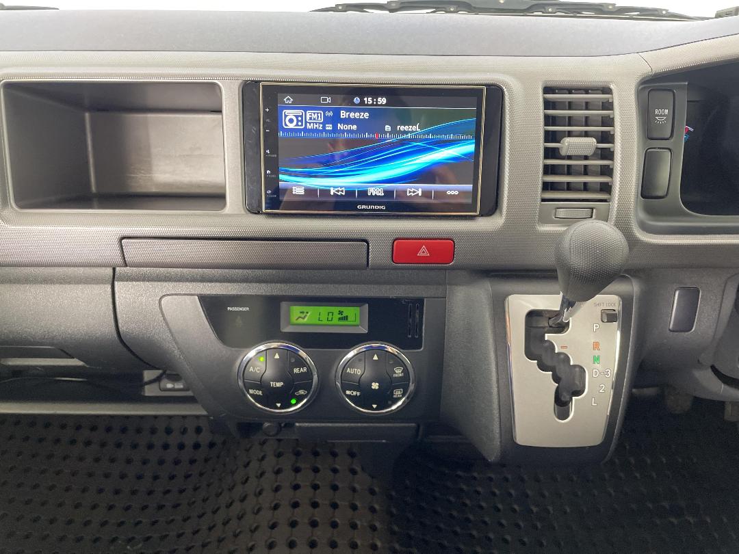 Photo '18' of Toyota Hiace