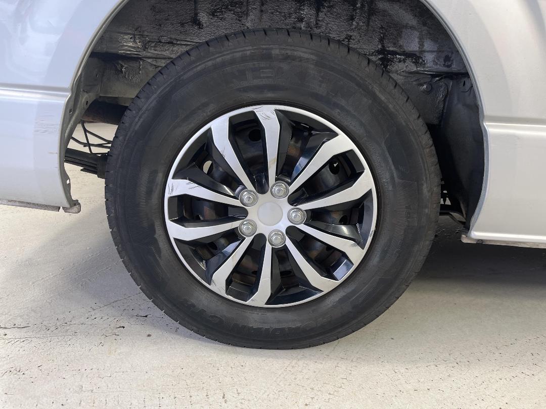 Photo '12' of Toyota Hiace