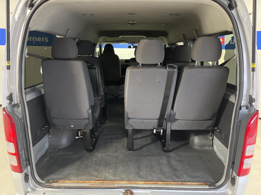 Photo '14' of Toyota Hiace