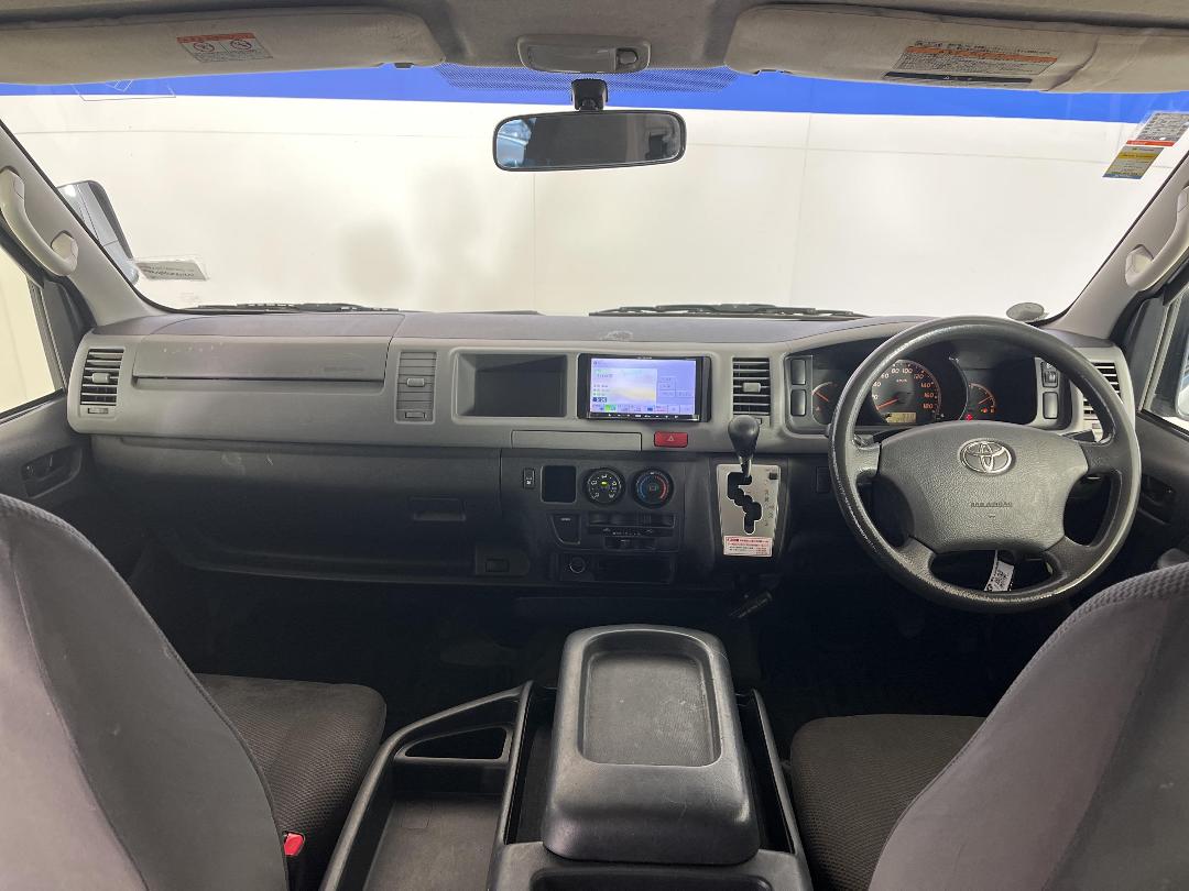 Photo '17' of Toyota Hiace