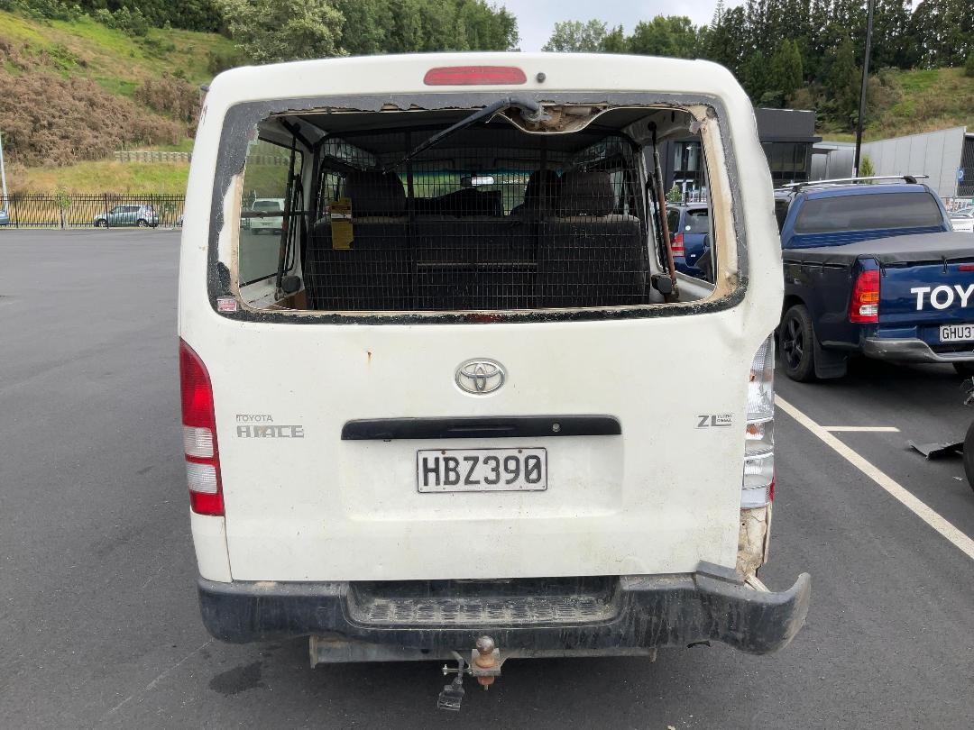Photo '8' of Toyota Hiace ZL TD