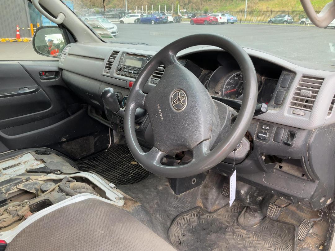 Photo '20' of Toyota Hiace ZL TD