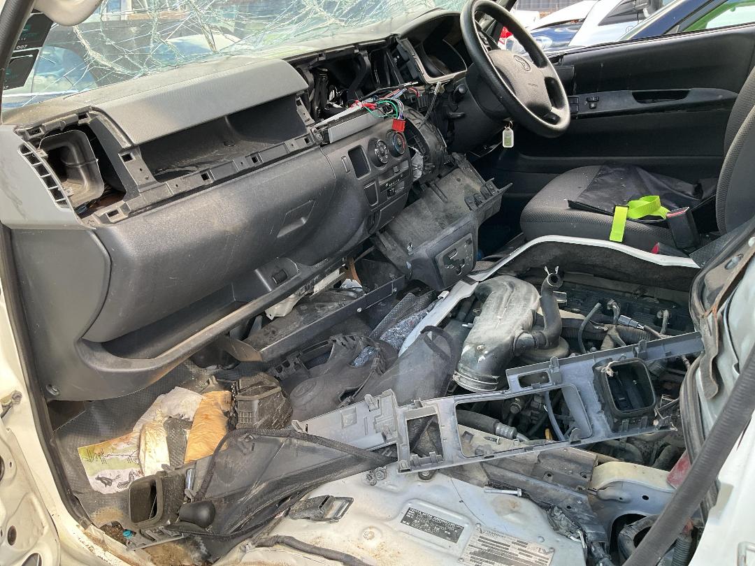 Photo '3' of Toyota Hiace Motorhome