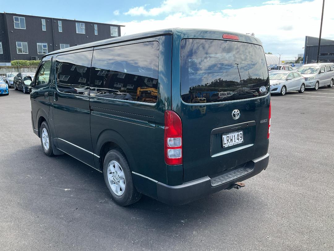 Photo '4' of Toyota Hiace