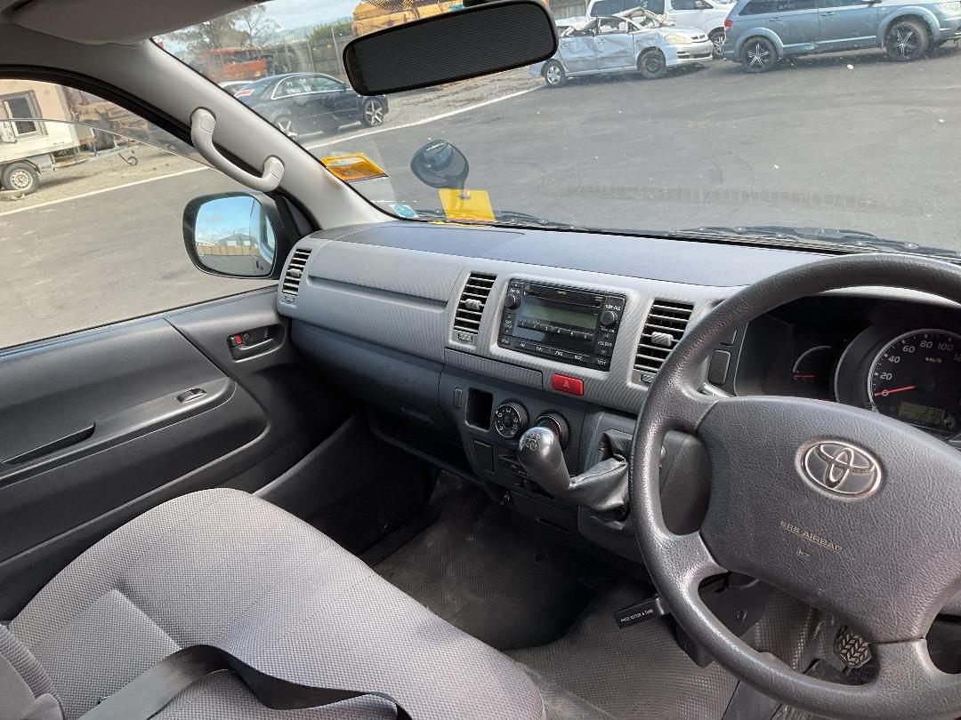 Photo '10' of Toyota Hiace