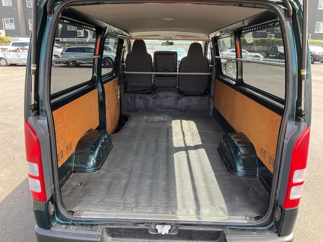 Photo '13' of Toyota Hiace