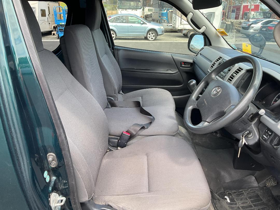 Photo '11' of Toyota Hiace