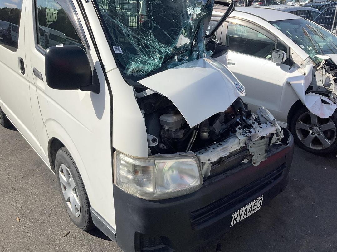 Photo '4' of Toyota Hiace