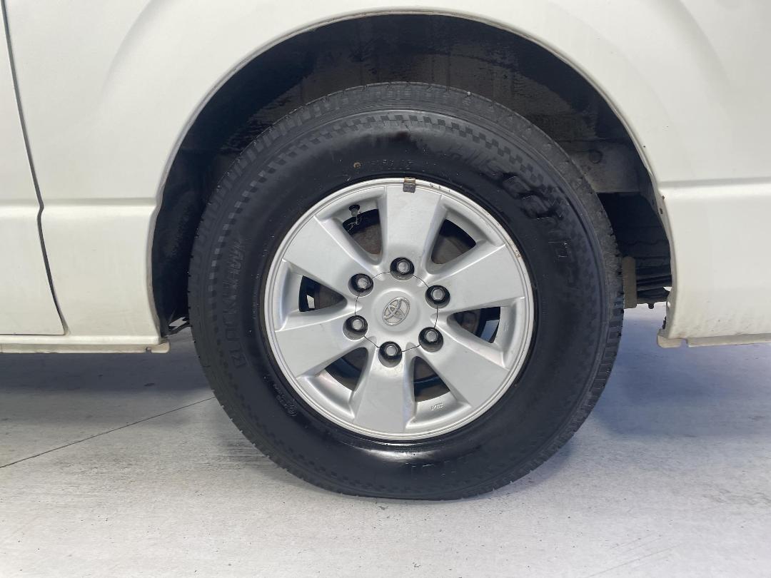 Photo '11' of Toyota Hiace