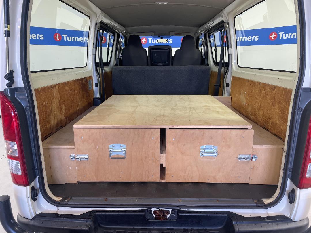 Photo '14' of Toyota Hiace