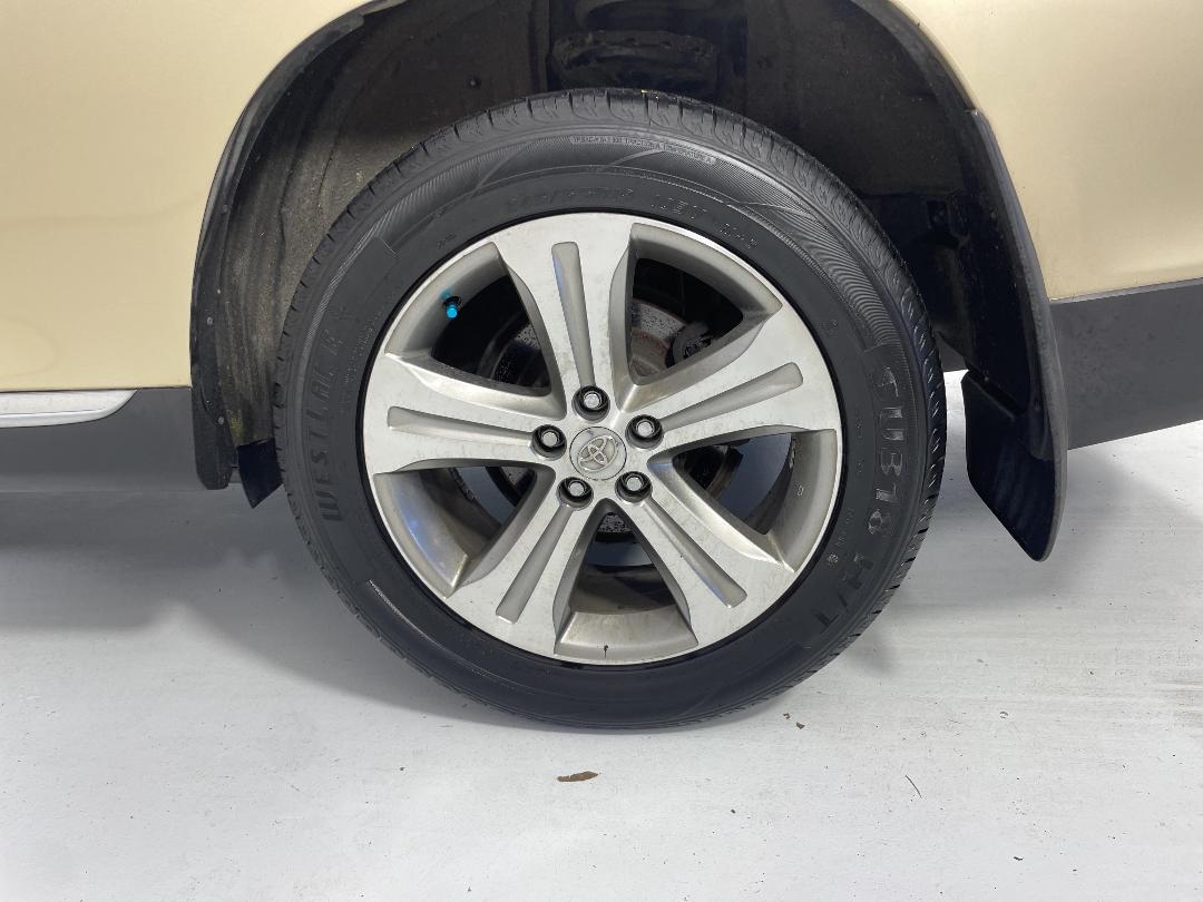 Photo '11' of Toyota Highlander